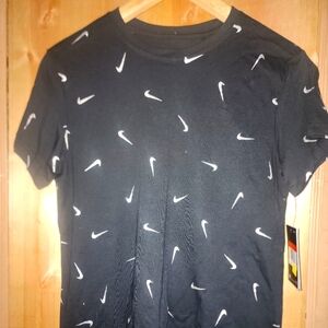 The nike tee